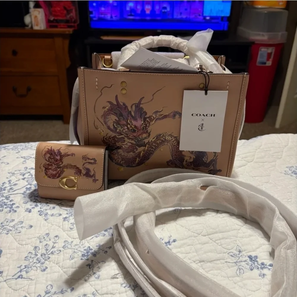 Coach Year Of The Dragon Rogue and Wallet Set NWT.HTF - Picture 1 of 10